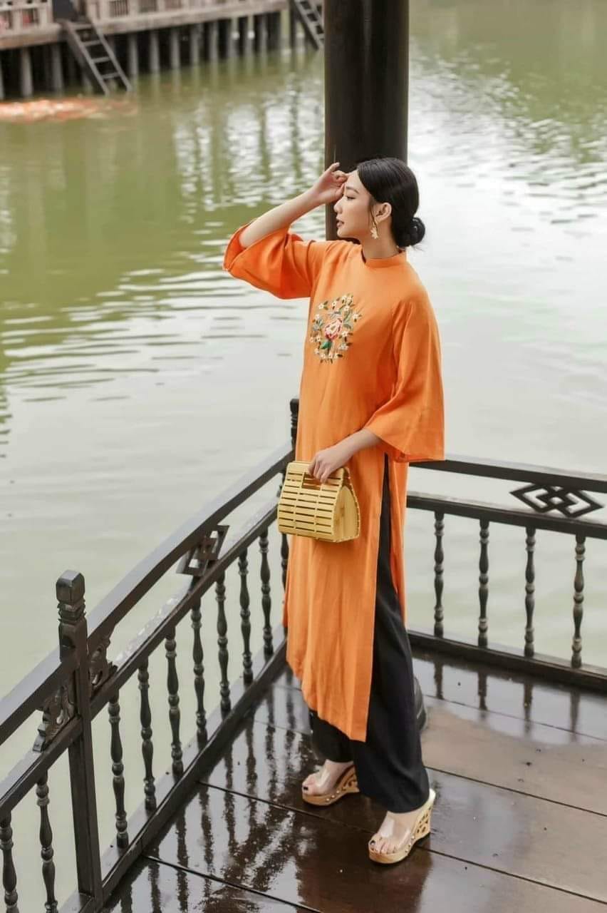 Chilse Chambugong on Instagram: “Meitei, Khasi, Garo, Jaintia and Zeliang  #dakmanda #jainsem #phanek #traditionaldresses”